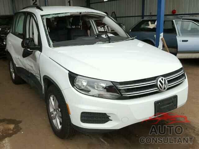 VOLKSWAGEN TIGUAN 2016 - WVGBV7AX4GW558001