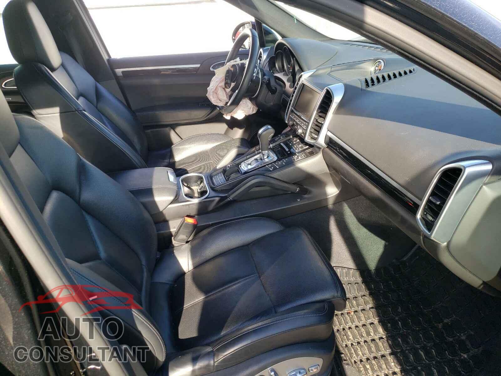PORSCHE CAYENNE 2016 - WP1AA2A28GLA04057