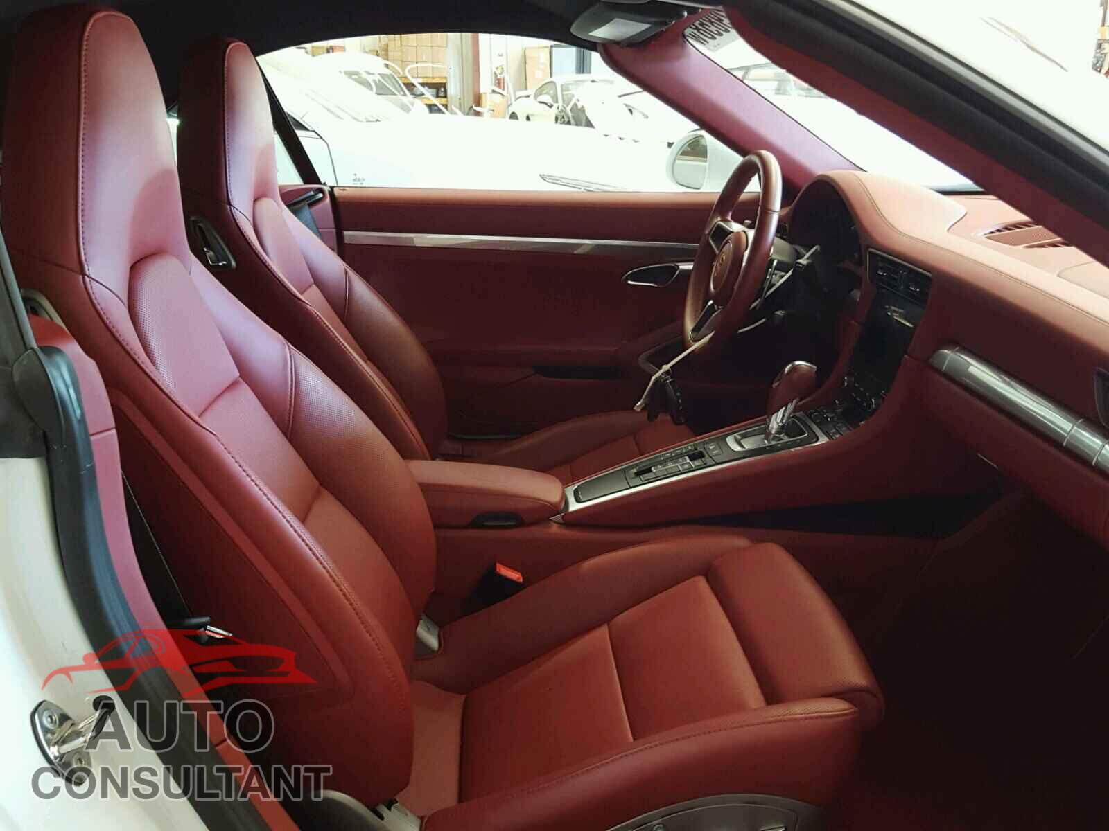 PORSCHE 911 2017 - WP0CA2A98HS142177
