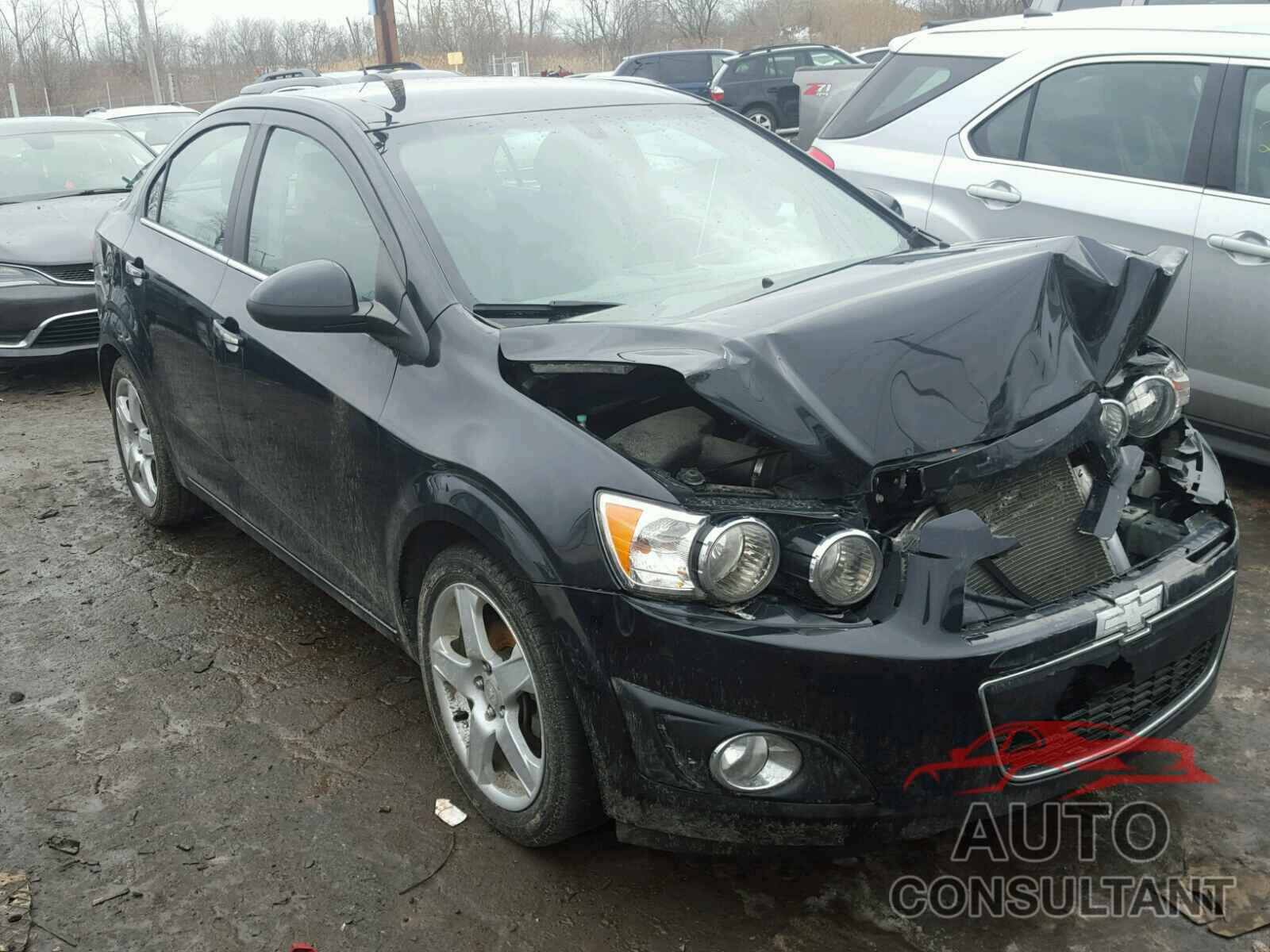 CHEVROLET SONIC 2015 - 1G1JE5SB8F4101928