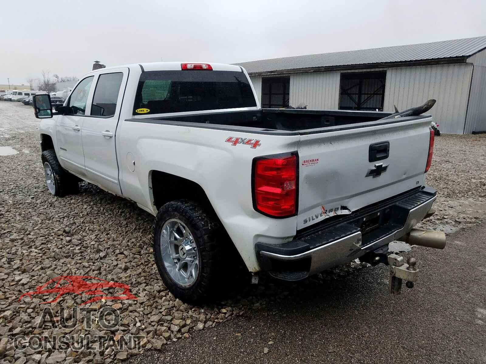 CHEVROLET SILVERADO 2017 - 5FNYF5H16JB023264