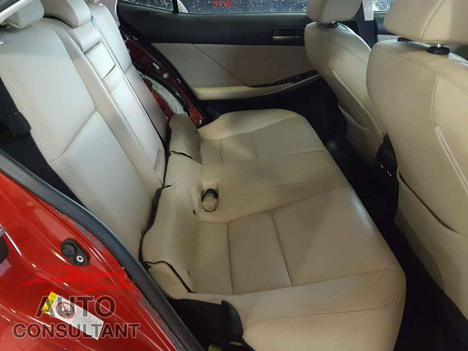 LEXUS IS 2017 - JTHBA1D27H5042251