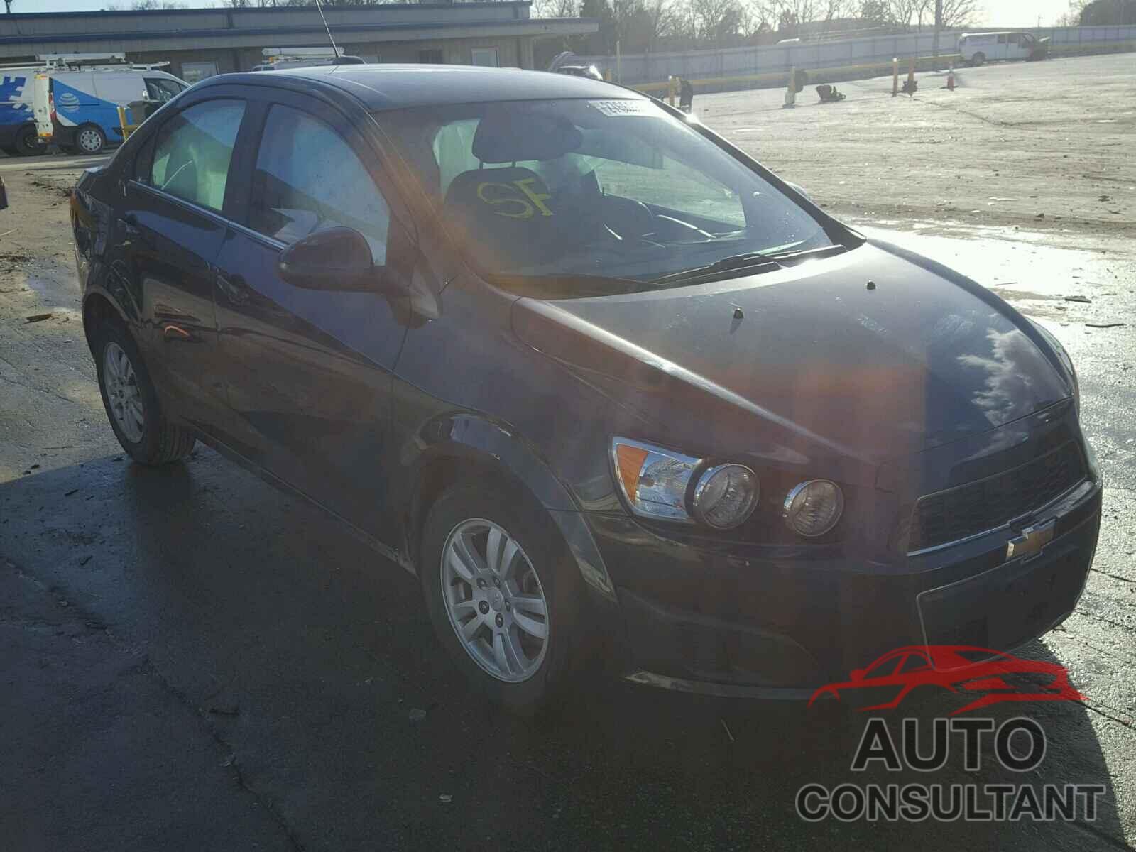 CHEVROLET SONIC 2015 - 1G1JC5SH2F4138256