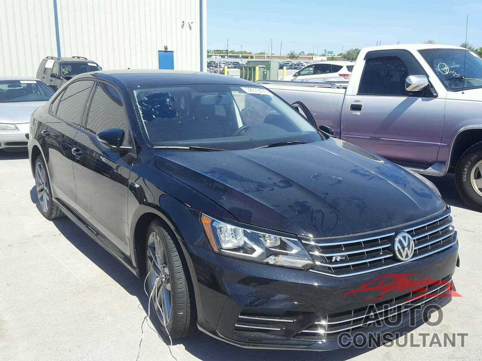 VOLKSWAGEN PASSAT 2018 - 1VWAA7A31JC002999