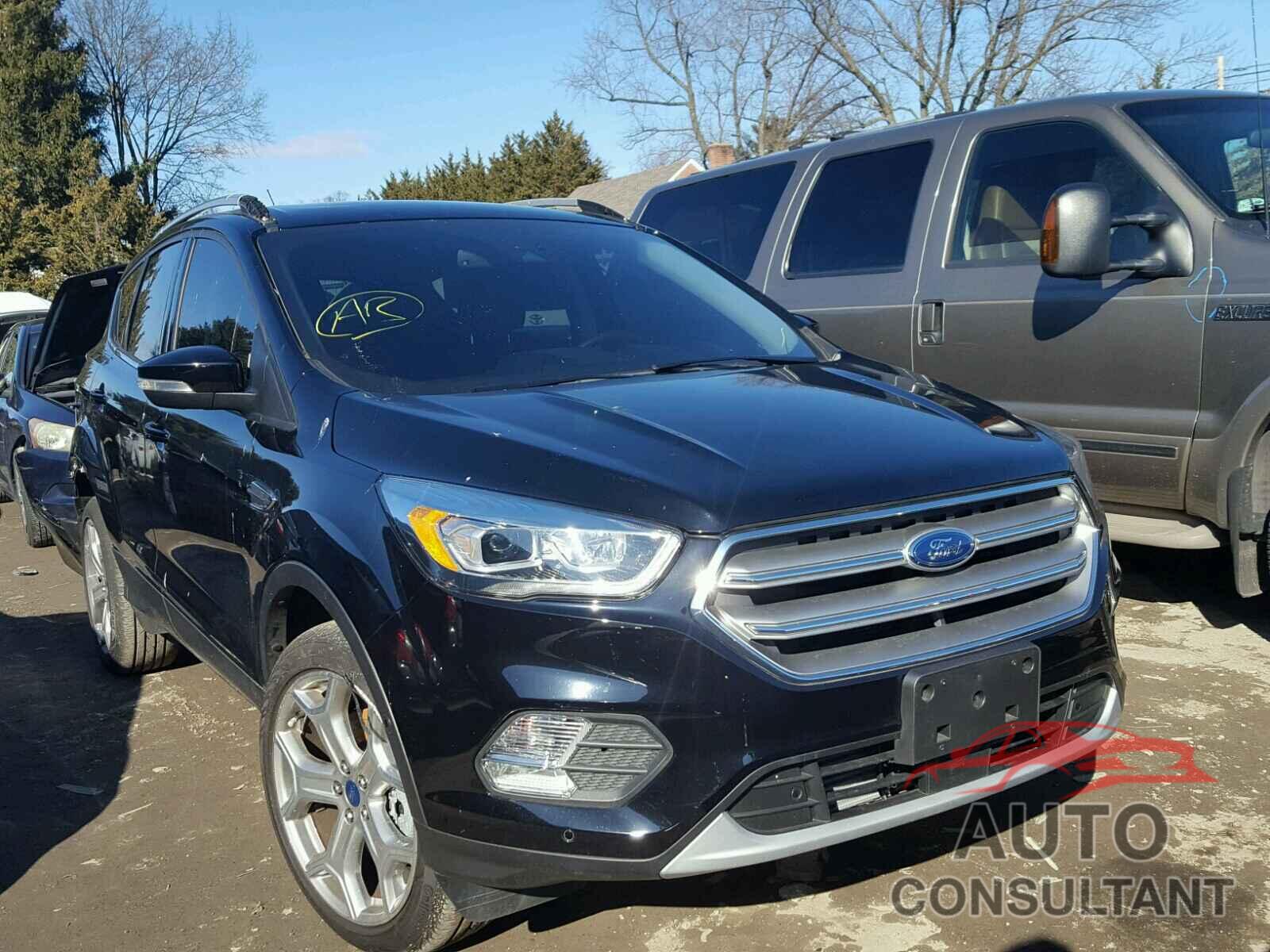 FORD ESCAPE 2017 - 1FMCU9J9XHUA27354