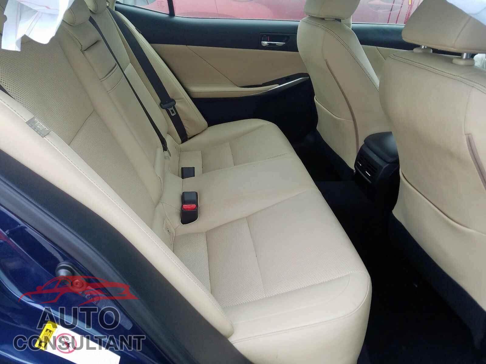 LEXUS IS 2014 - JTHBF1D24E5011715