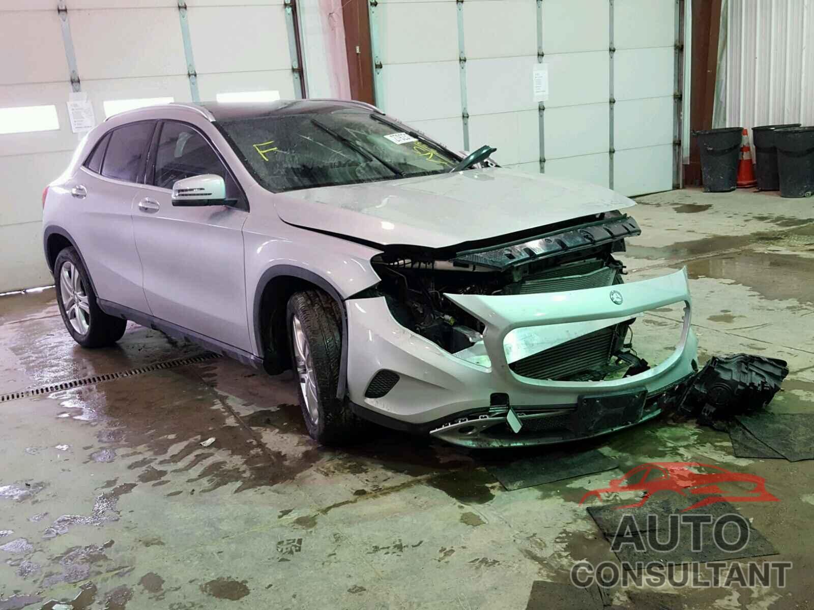 MERCEDES-BENZ GLA250 2016 - WDCTG4GB0GJ258573