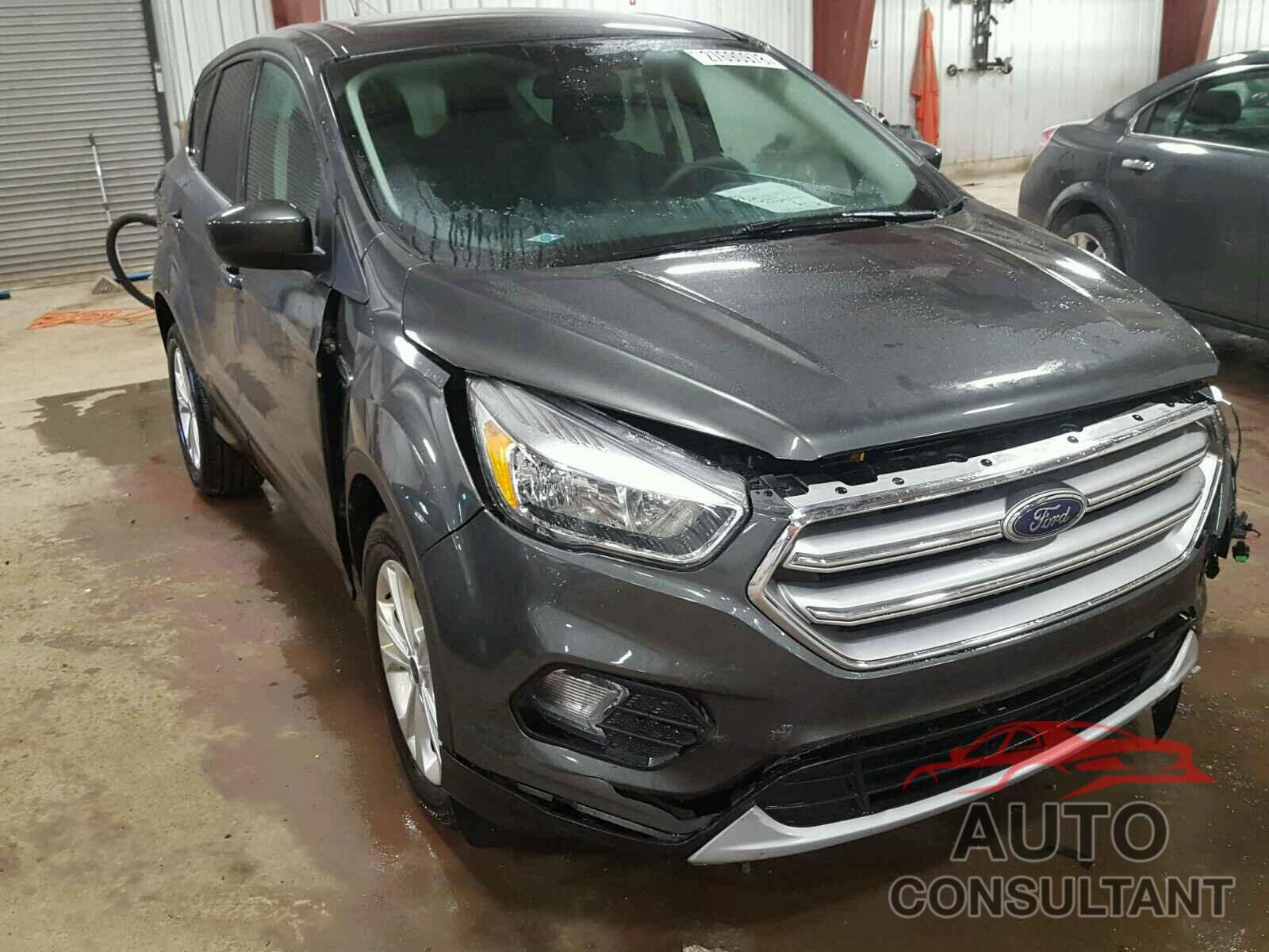 FORD ESCAPE 2017 - 1FMCU0GD5HUA79935