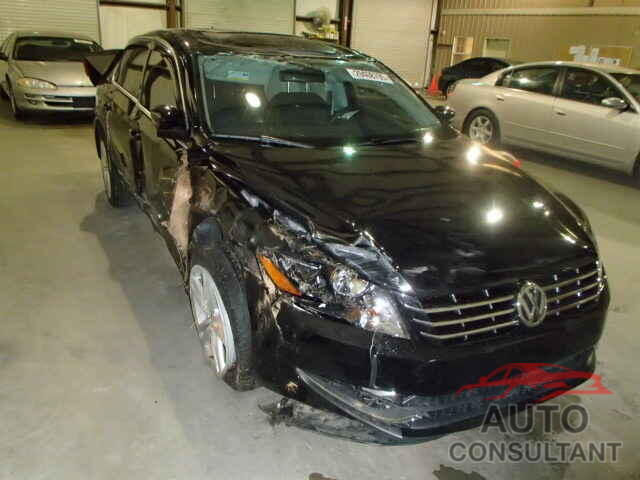 VOLKSWAGEN PASSAT 2015 - 1VWCV7A34FC058830