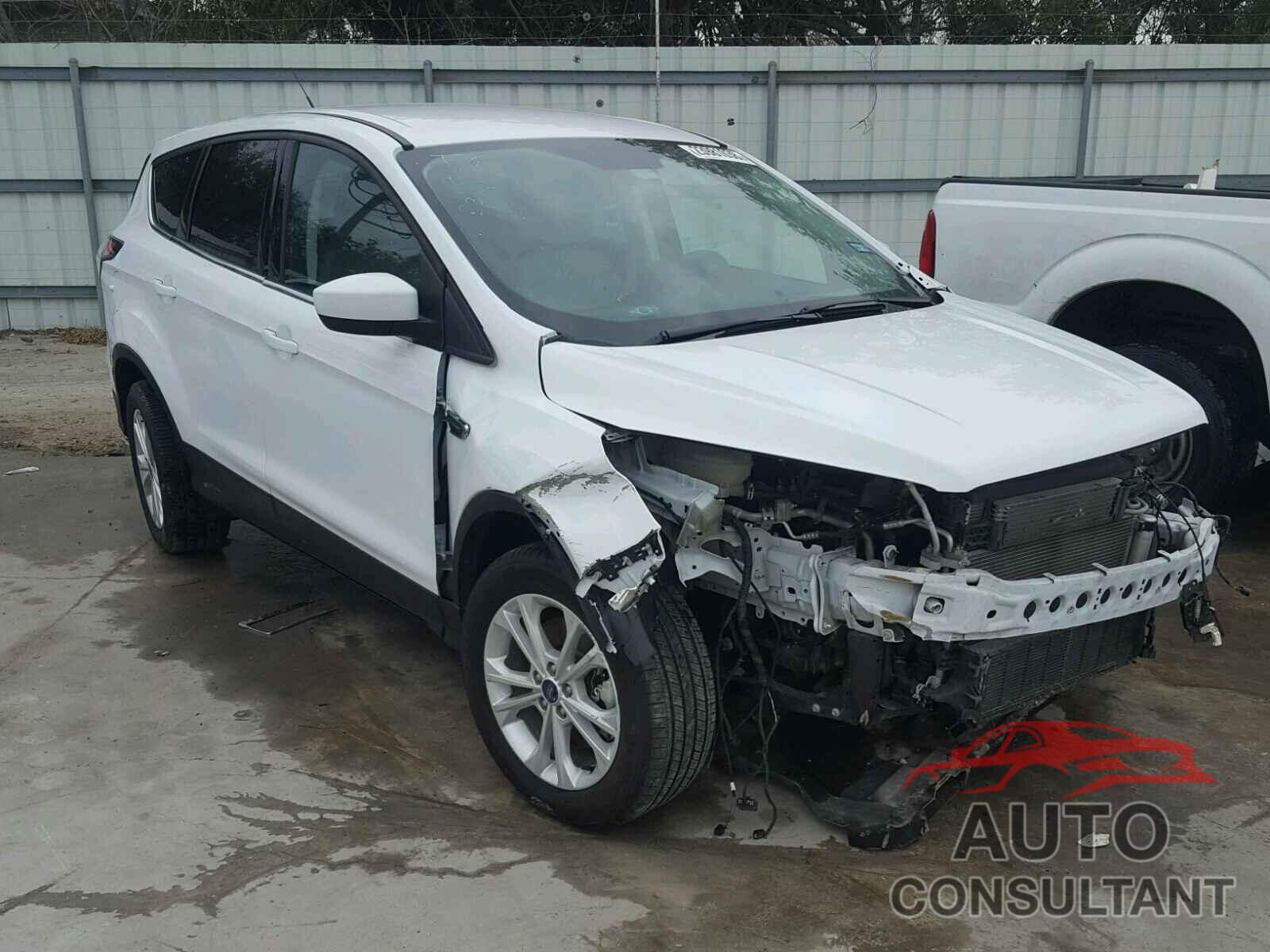 FORD ESCAPE 2017 - 1FMCU9GD2HUB05637