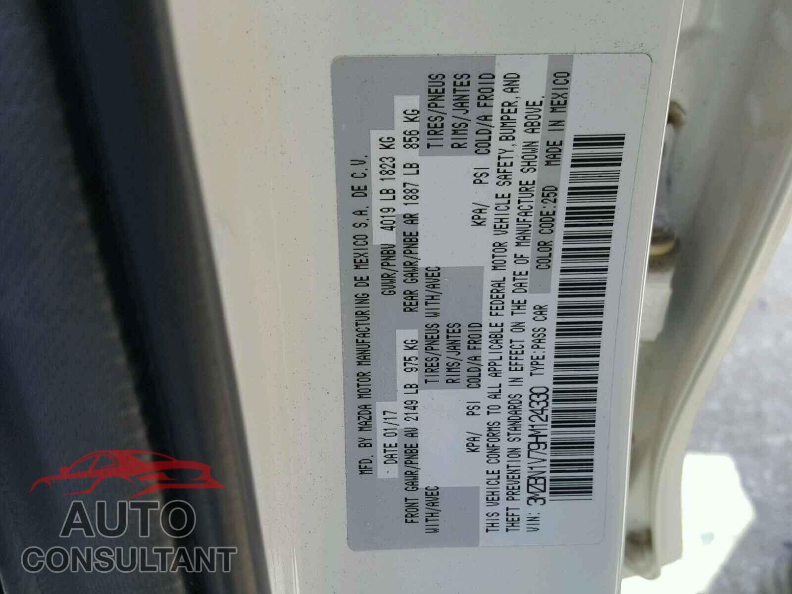 MAZDA 3 2017 - 3MZBN1V79HM124330