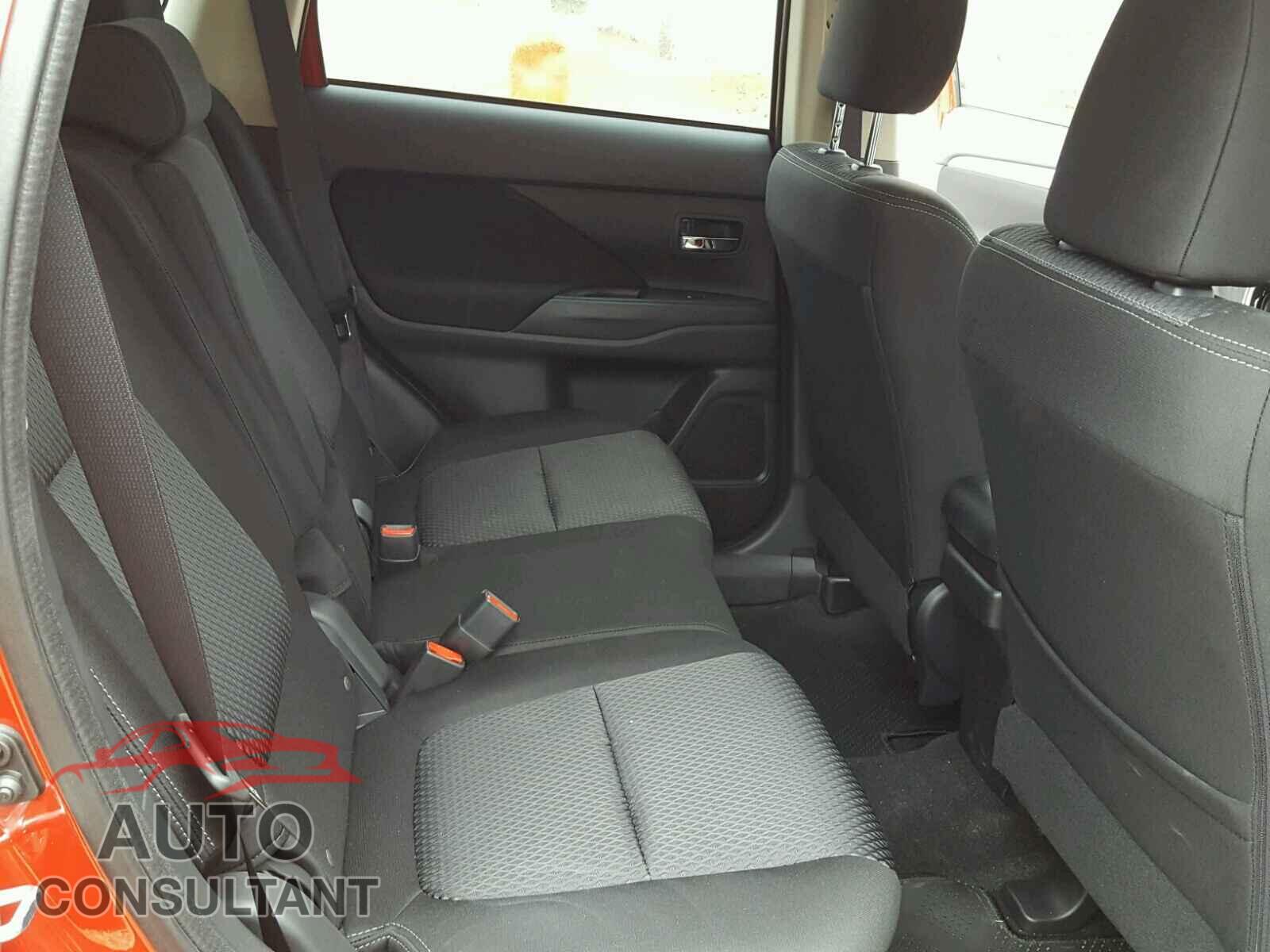 MITSUBISHI OUTLANDER 2017 - JA4AD3A37HZ070101