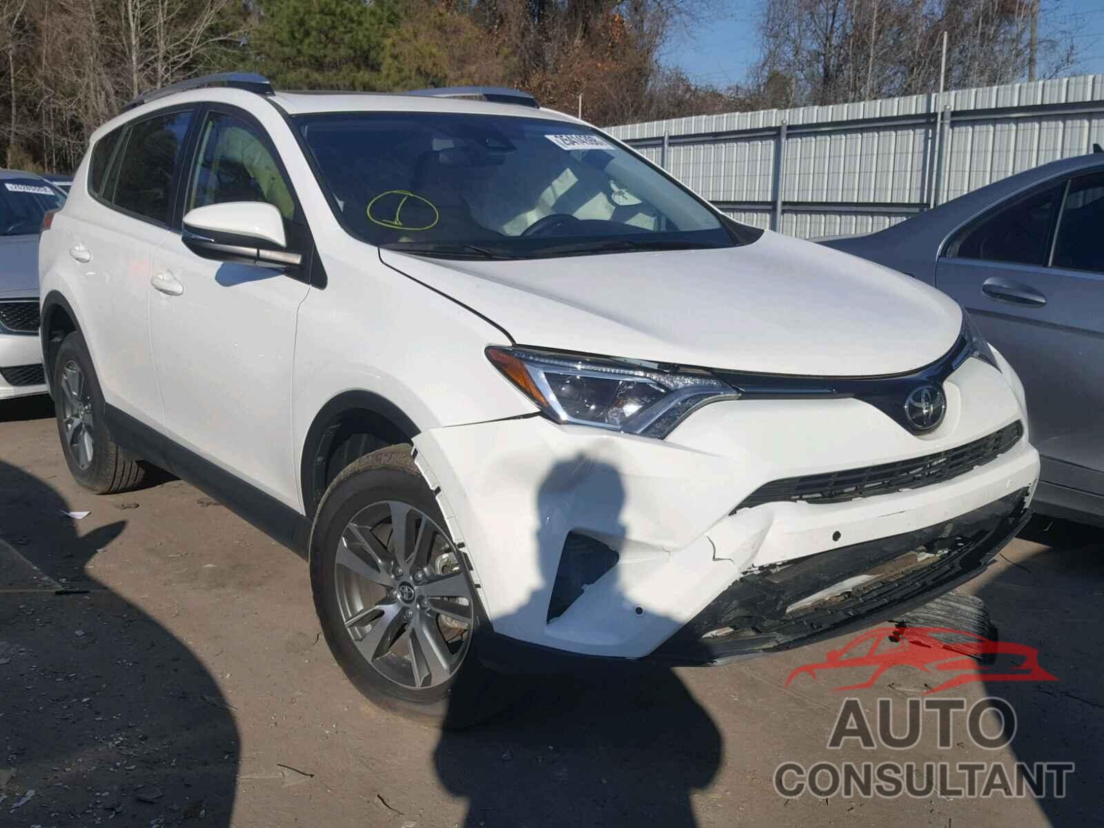 TOYOTA RAV4 2017 - JTMRFREV9HJ134185