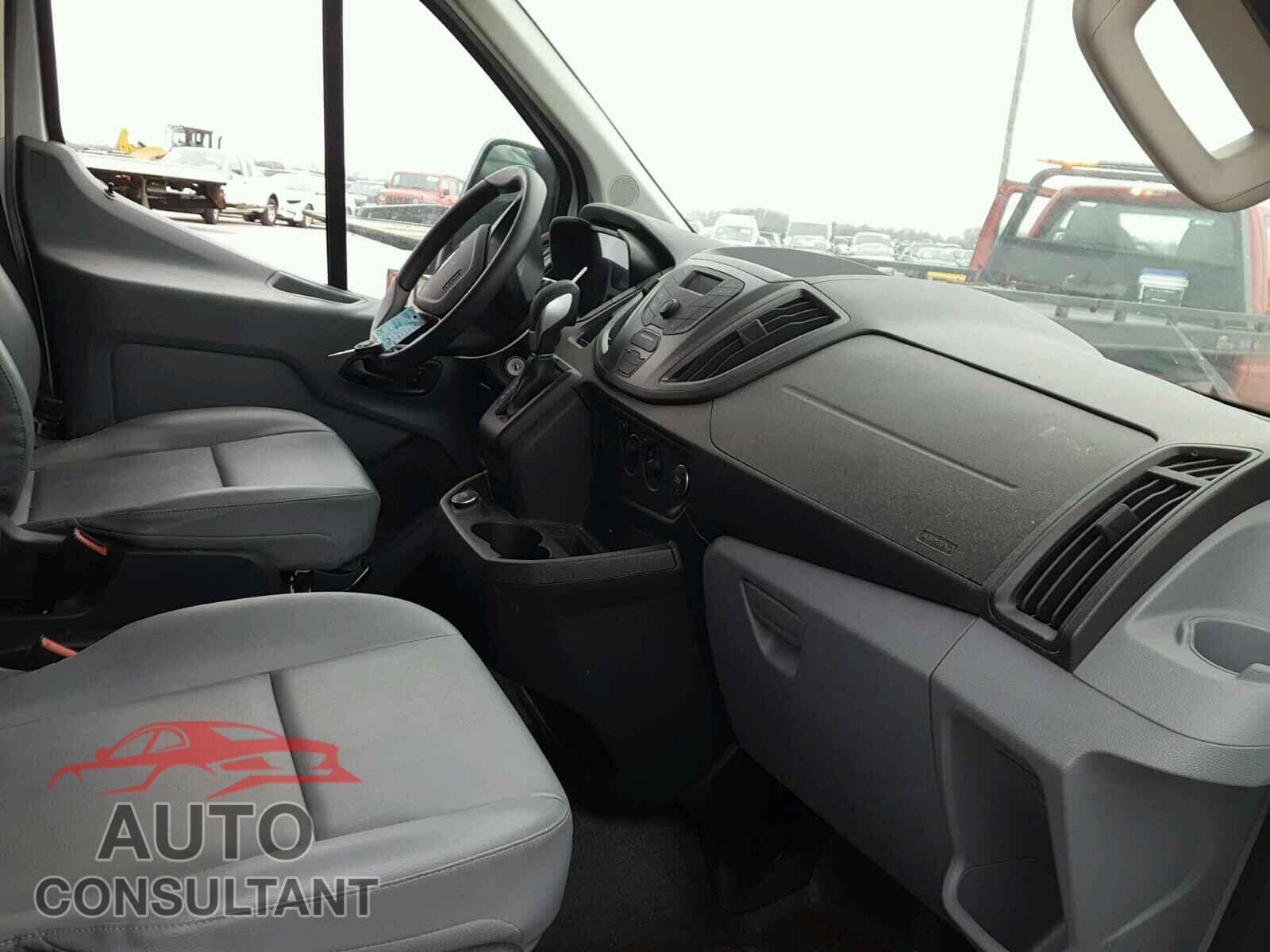 FORD TRANSIT CO 2017 - 1FTYE1YM8HKA67849