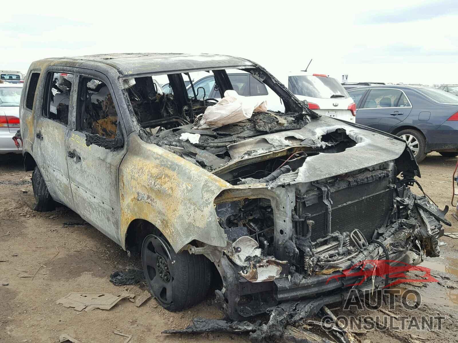 HONDA PILOT 2015 - 5FNYF4H28FB022823