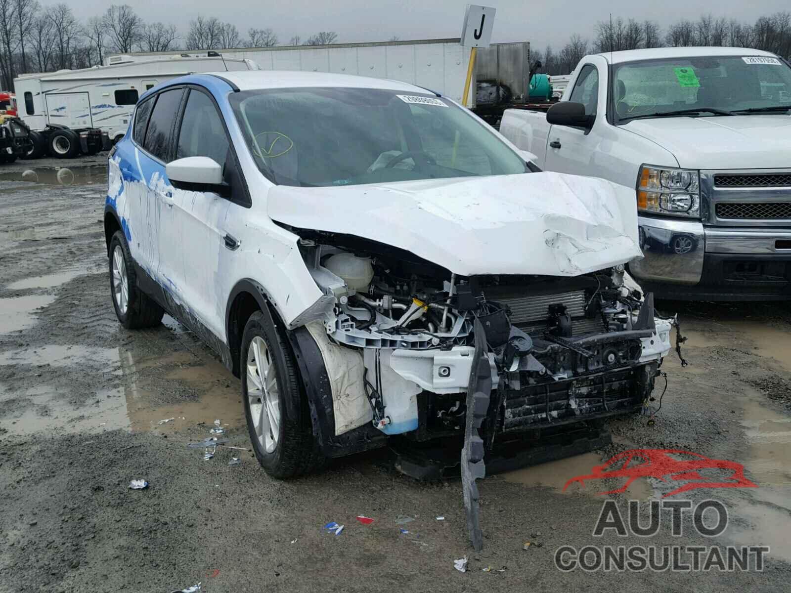 FORD ESCAPE 2017 - 1FMCU9GD7HUC61981