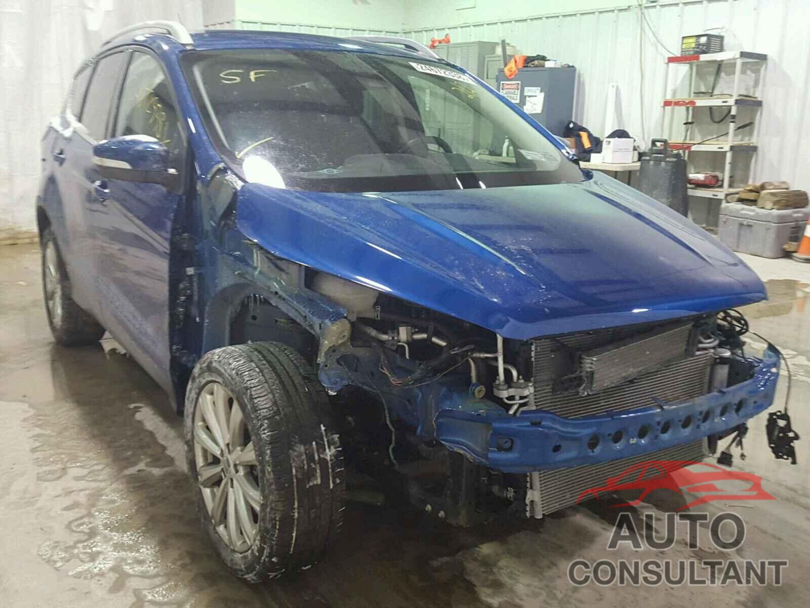FORD ESCAPE 2017 - 1FMCU9JD2HUB13584