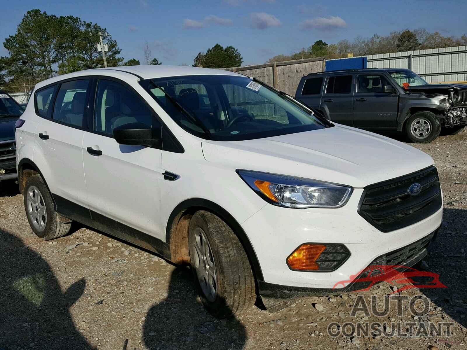 FORD ESCAPE 2017 - 1FMCU0F73HUC72760