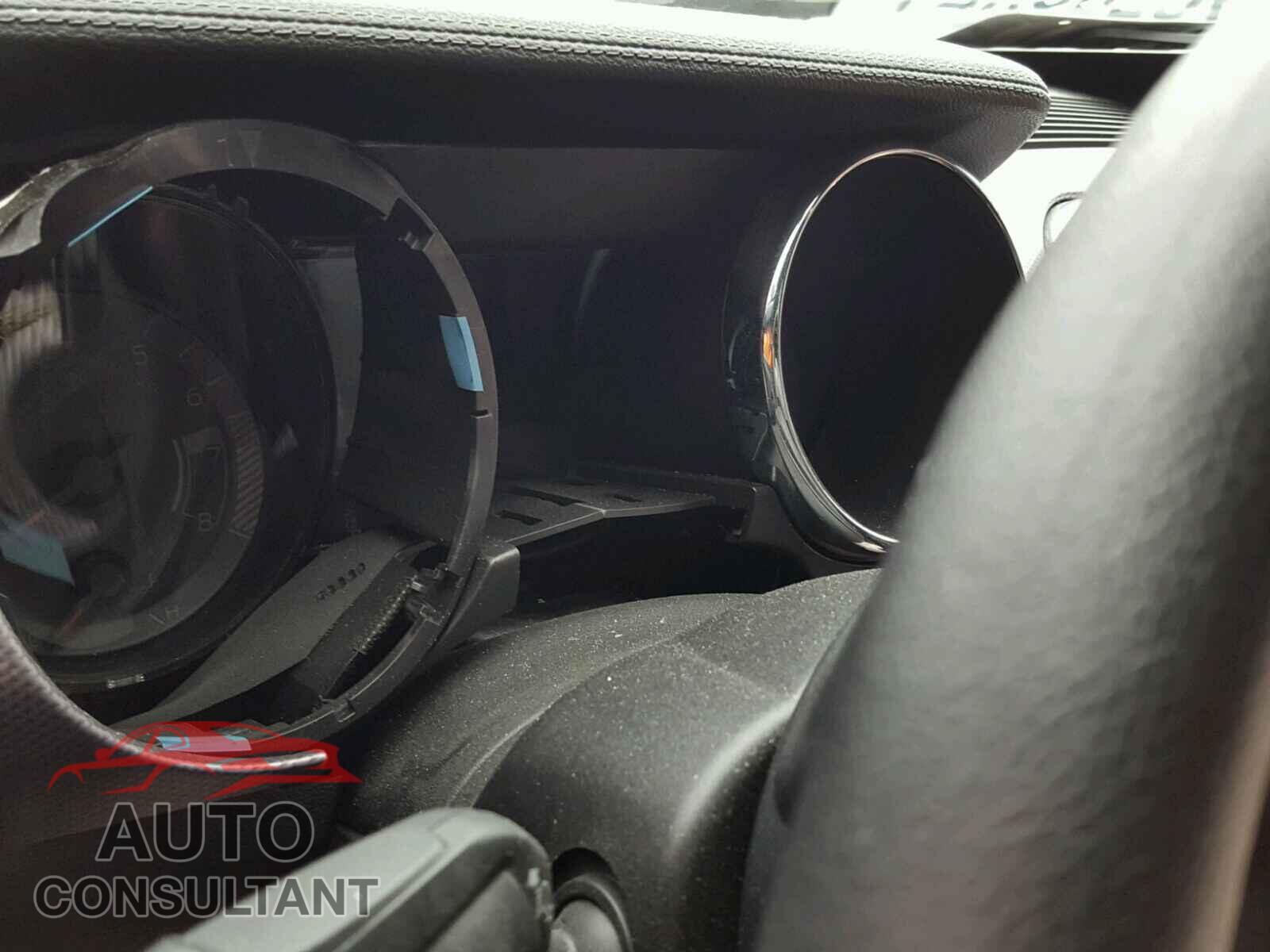 FORD MUSTANG 2015 - 1FA6P8CF1F5370556