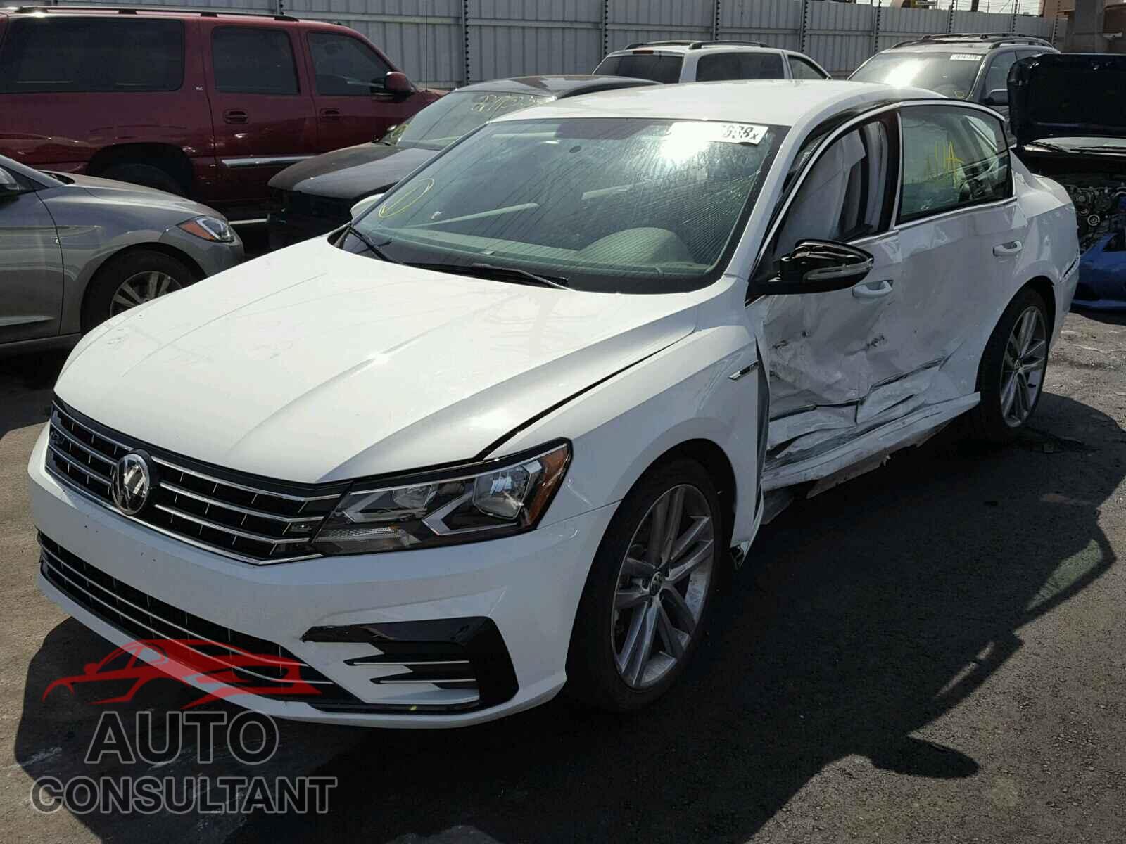 VOLKSWAGEN PASSAT 2017 - 1VWDT7A32HC080726