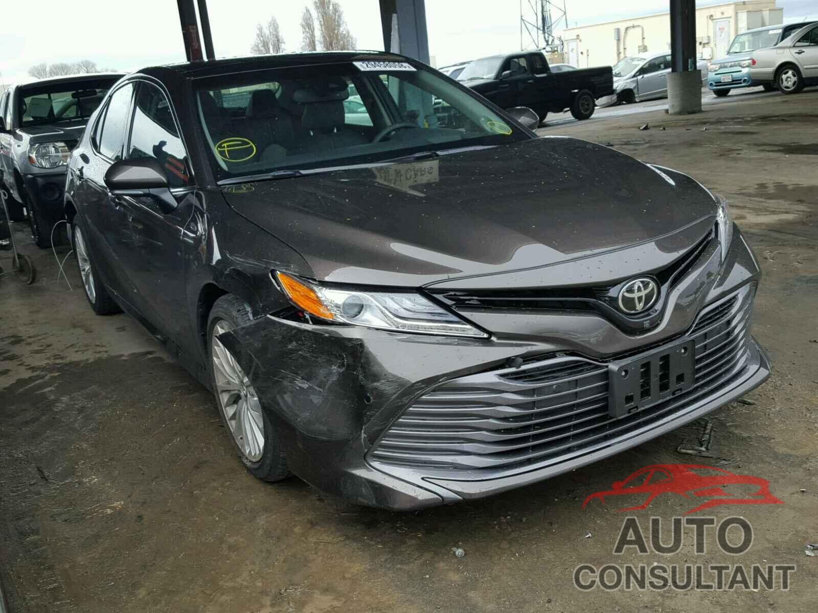 TOYOTA CAMRY 2018 - 4T1B11HKXJU035121