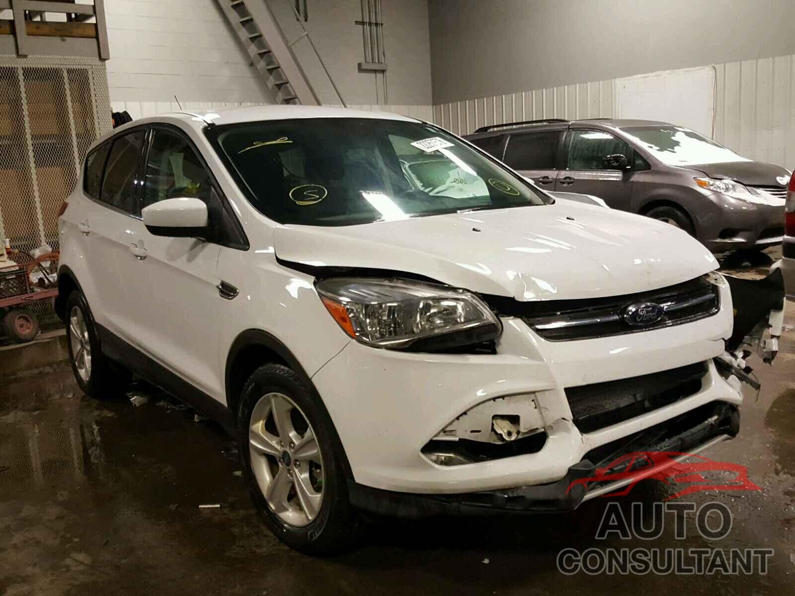 FORD ESCAPE 2015 - 1FMCU9GX5FUC26010