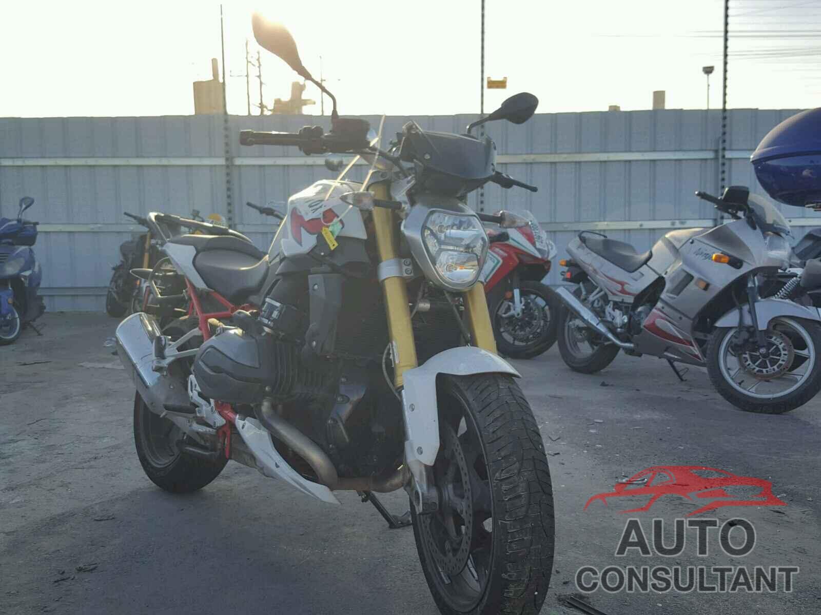 BMW MOTORCYCLE 2015 - WB10A1409FZ196888