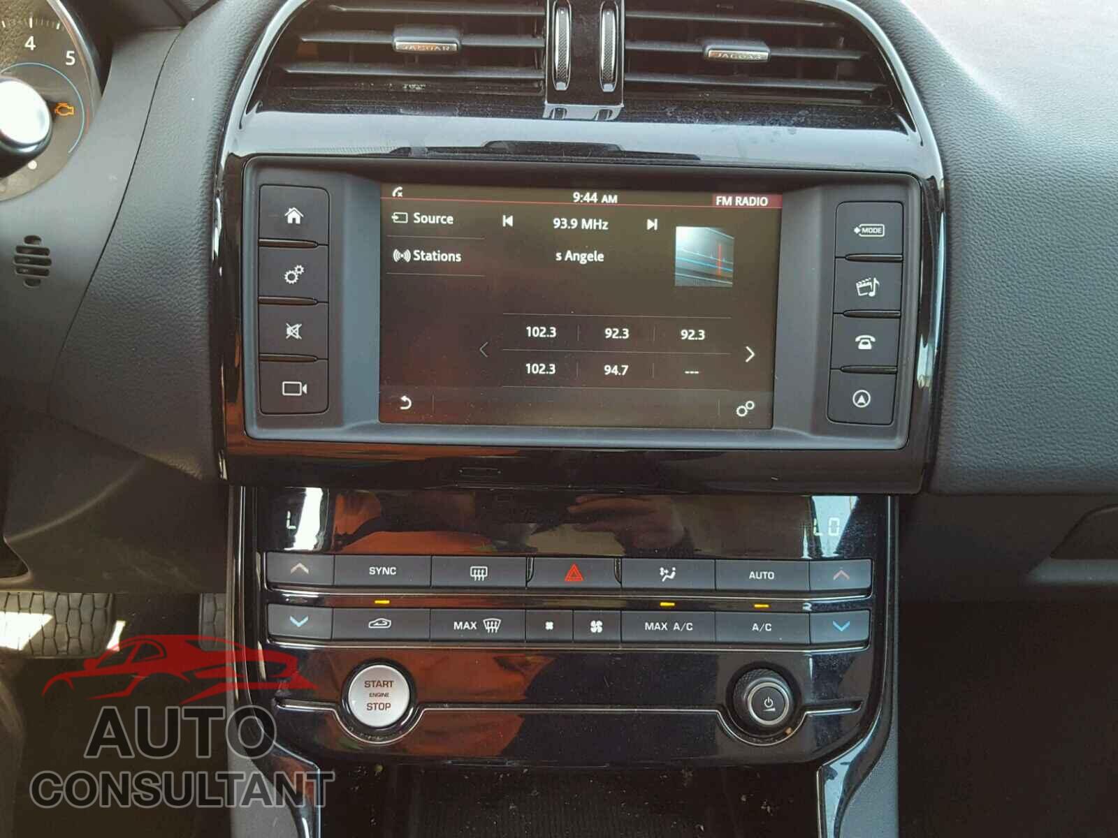 JAGUAR XE 2017 - SAJAD4BV8HA959565
