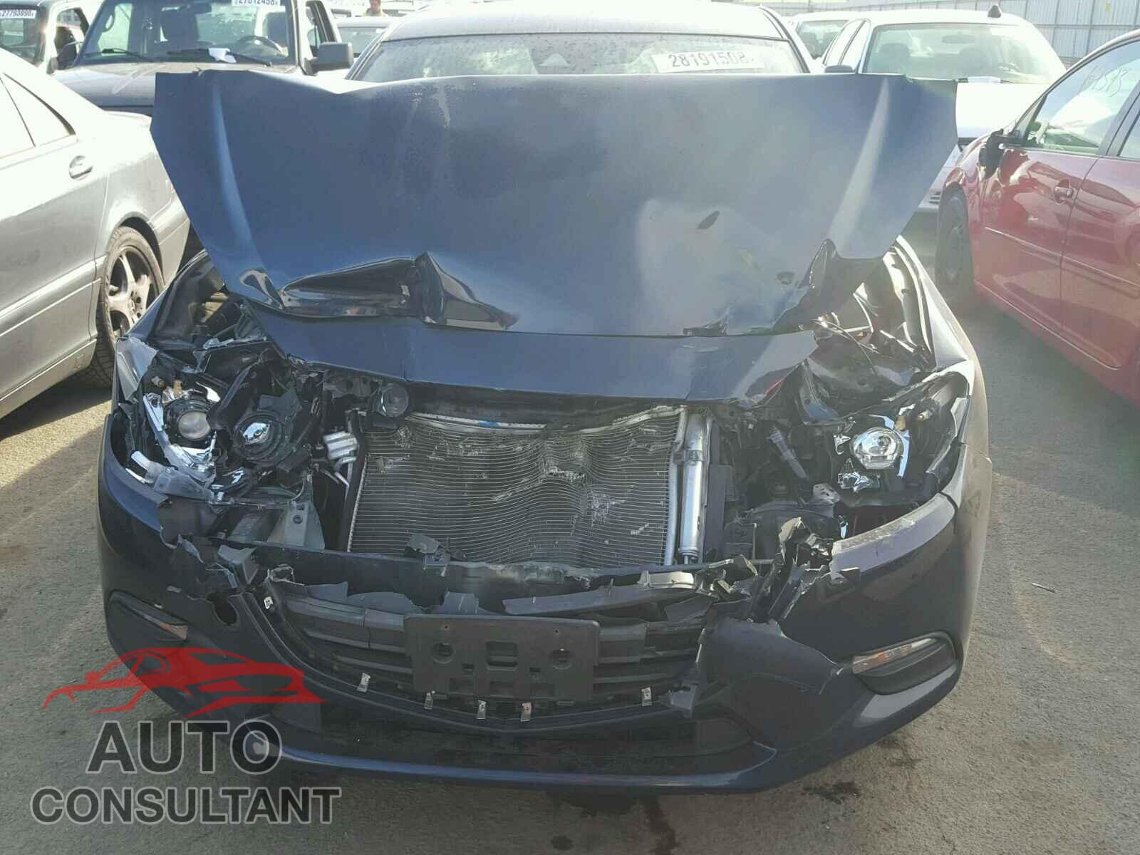 MAZDA 3 2017 - 3MZBN1V70HM123454