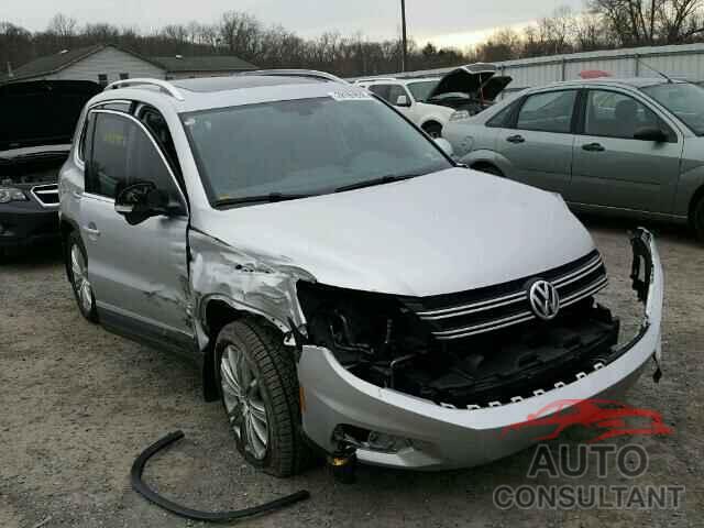 VOLKSWAGEN TIGUAN 2016 - WVGBV7AX4GW520574