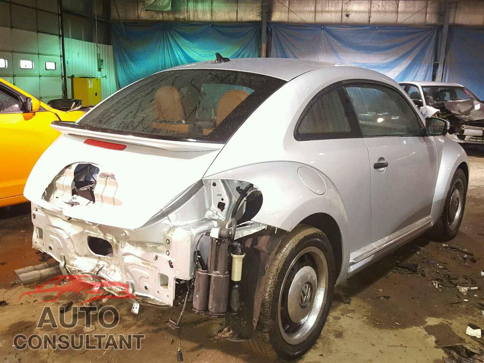 VOLKSWAGEN BEETLE 2015 - 3VWF17AT6FM656330