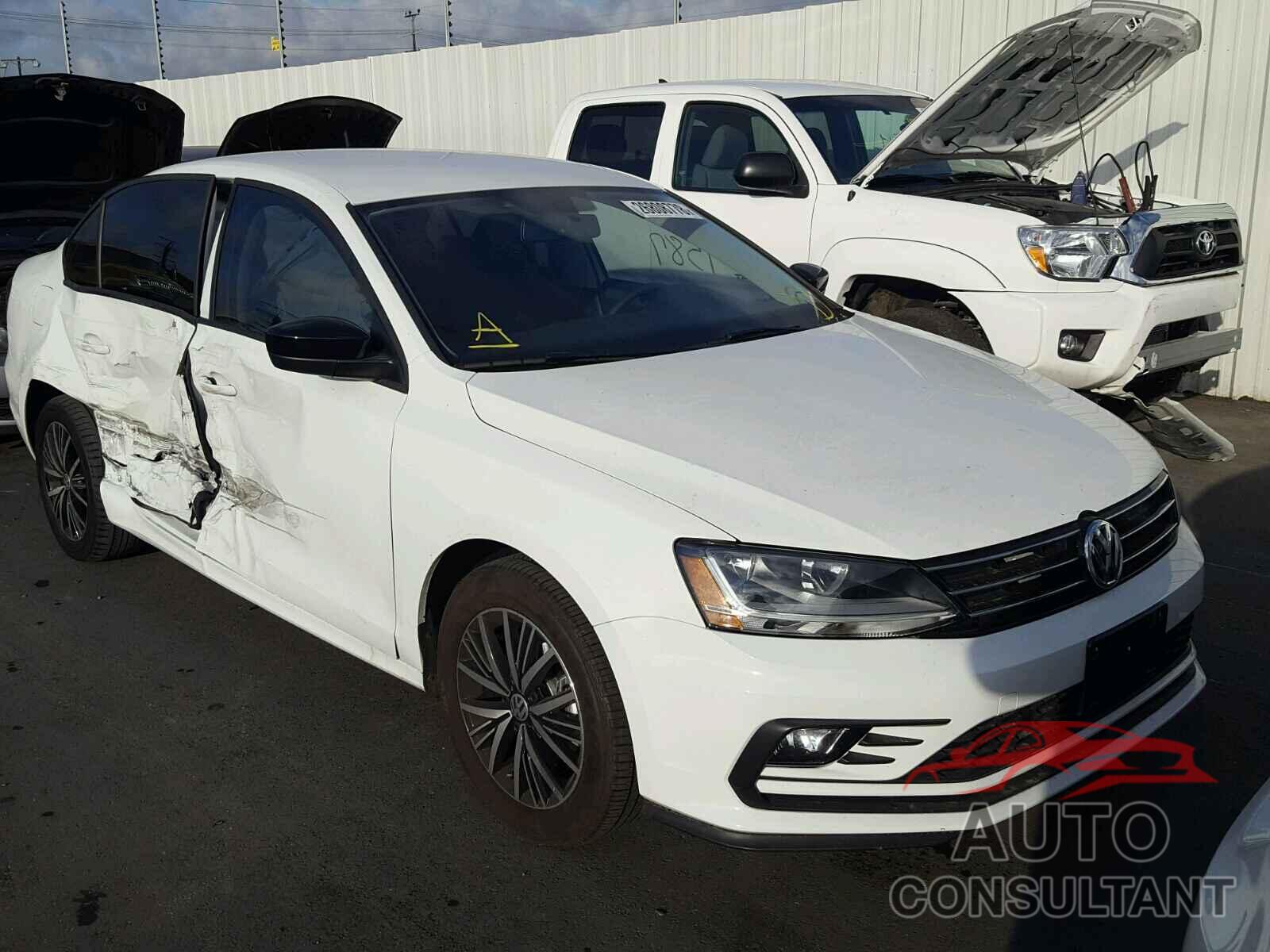 VOLKSWAGEN JETTA 2018 - 3VWDB7AJXJM210824
