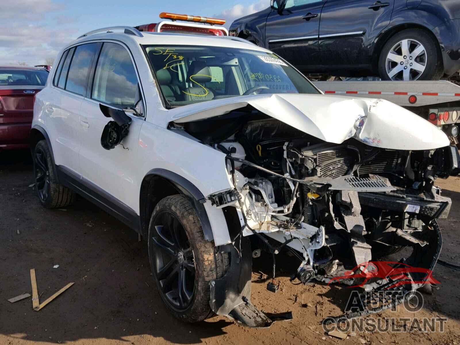 VOLKSWAGEN TIGUAN 2016 - WVGBV7AX8GW540343