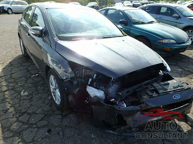 FORD FOCUS 2015 - 1FADP3K2XFL275935