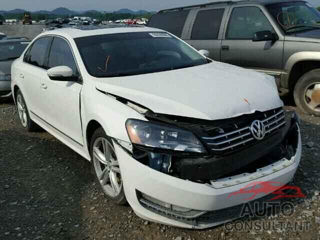 VOLKSWAGEN PASSAT 2015 - 1VWCV7A30FC042494