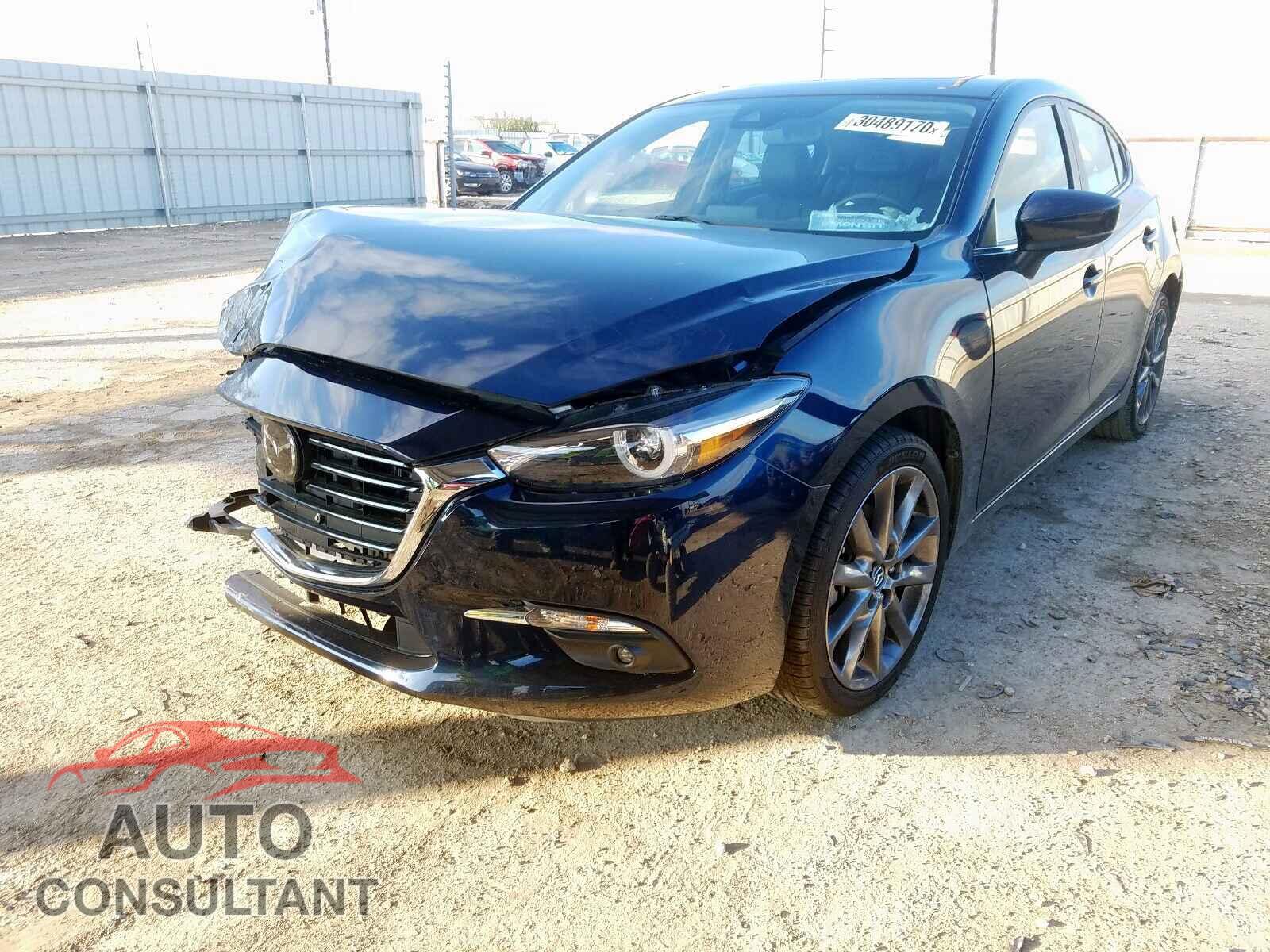 MAZDA 3 2018 - 3N1AB7AP6JL638666