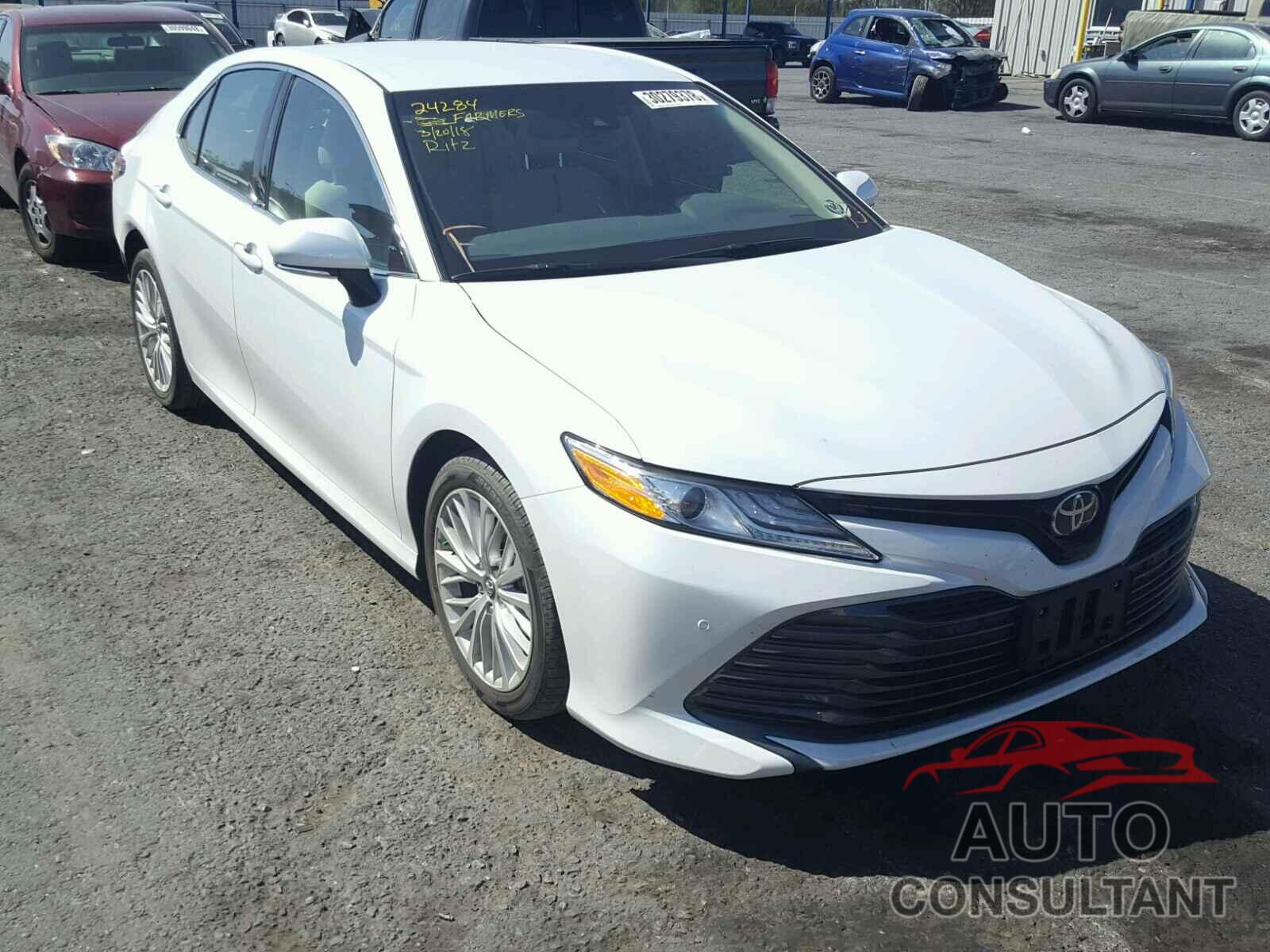 TOYOTA CAMRY 2018 - 4T1B11HKXJU025821