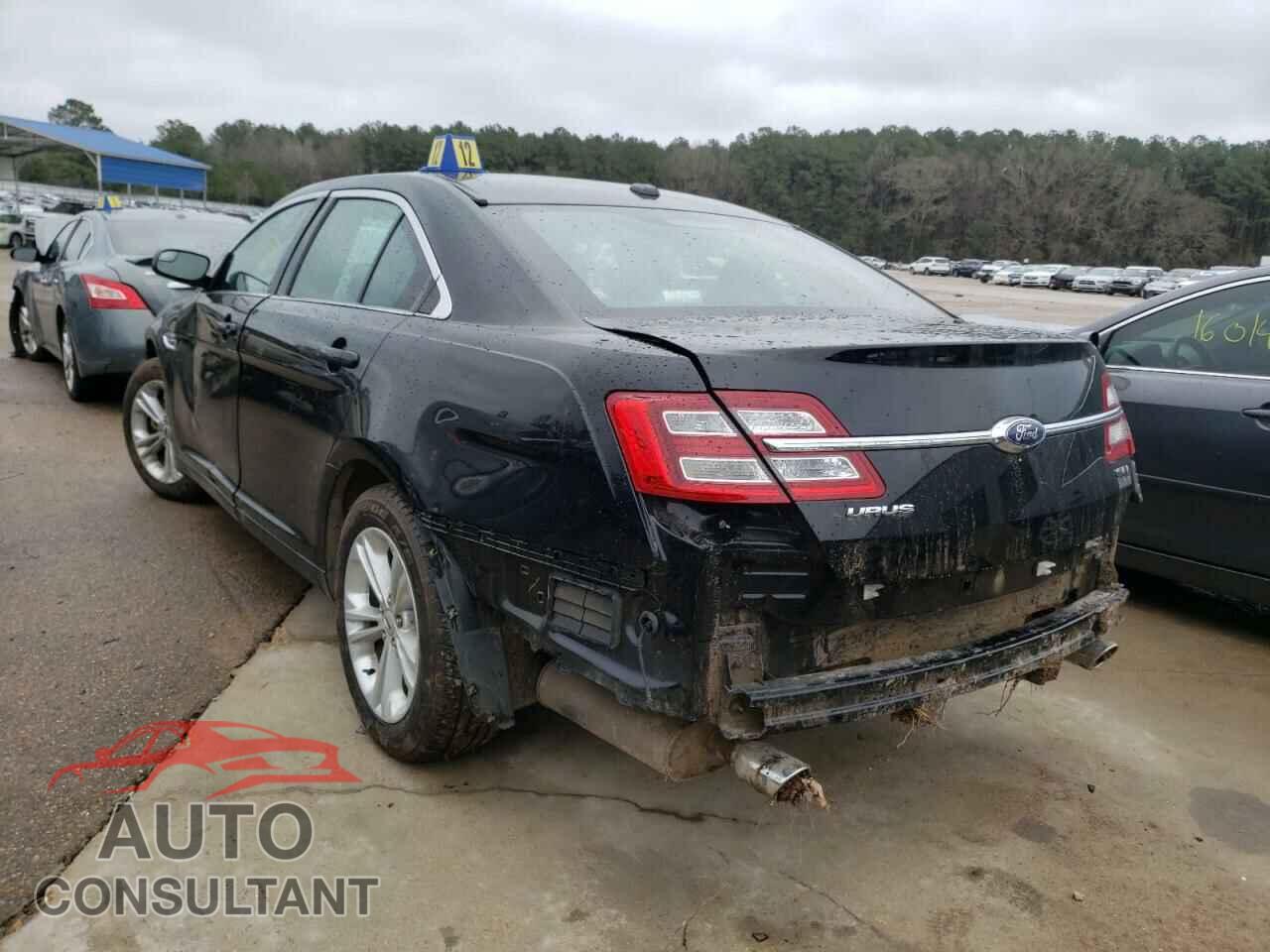 FORD TAURUS 2018 - 1FAHP2E84JG116860