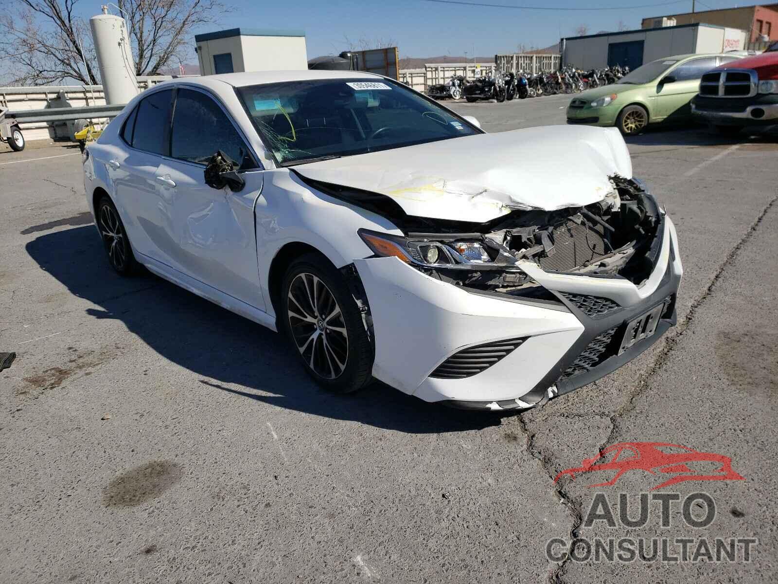 TOYOTA CAMRY 2018 - 4T1B11HKXJU534856