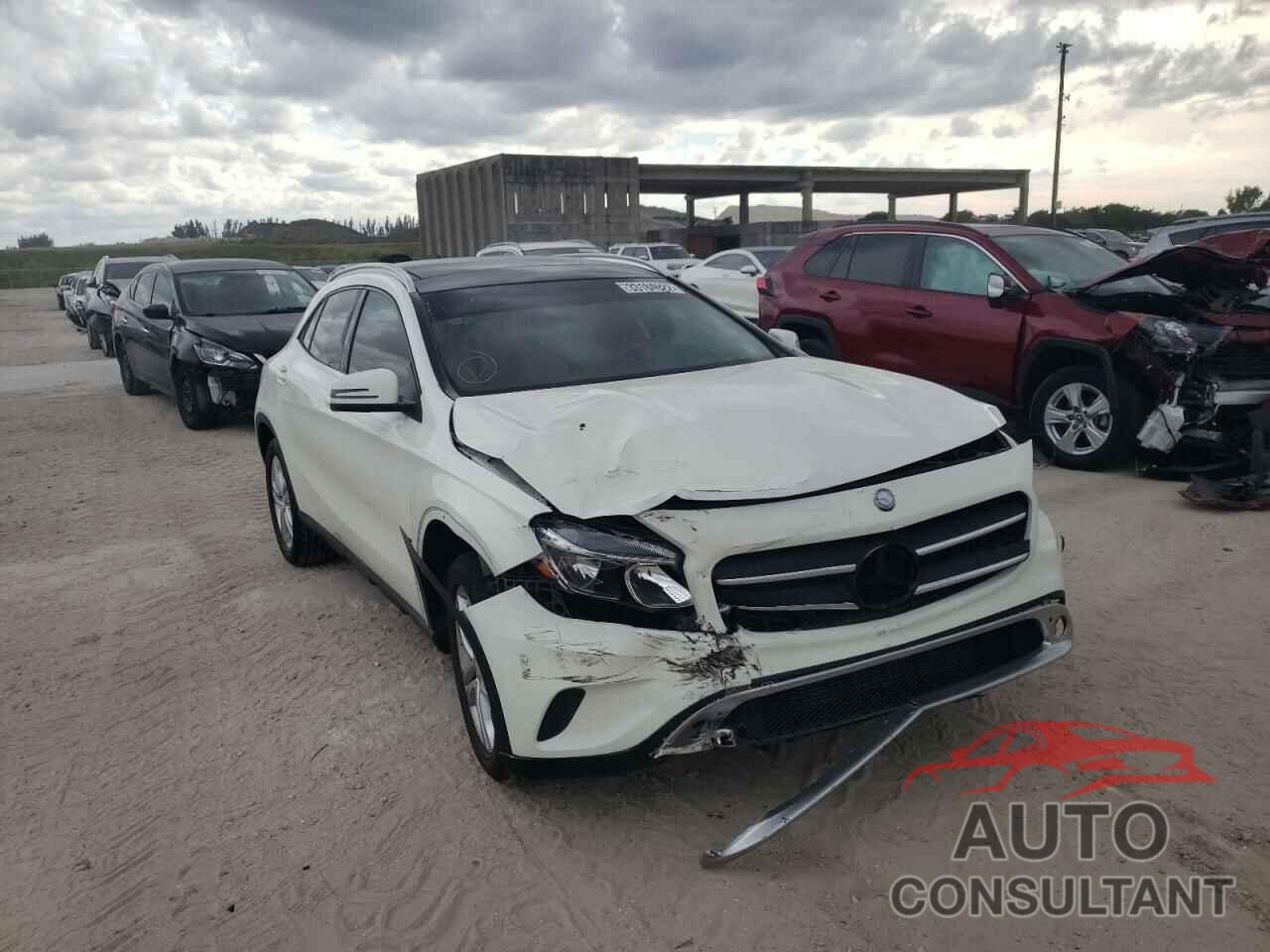 MERCEDES-BENZ GLA-CLASS 2017 - WDCTG4EB3HJ324635