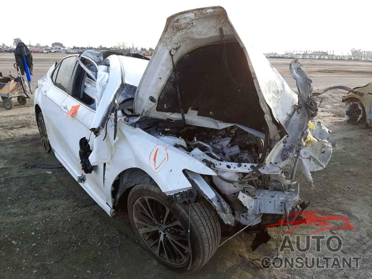 TOYOTA CAMRY 2018 - JTNB11HK8J3014919