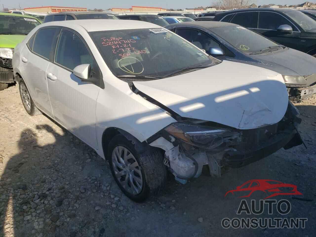 TOYOTA COROLLA 2018 - 5YFBURHE8JP744616