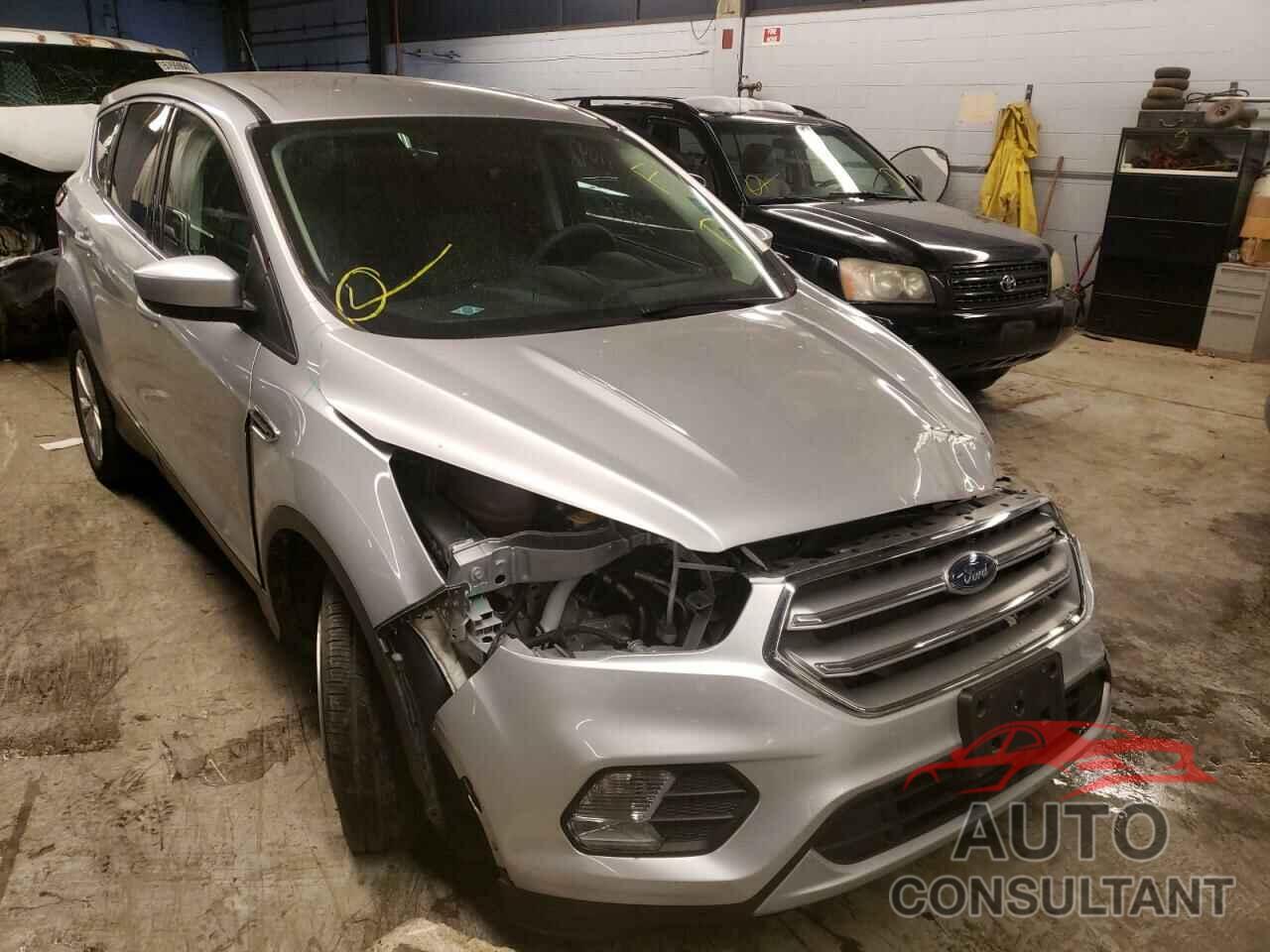FORD ESCAPE 2017 - 1FMCU0GD6HUC09561