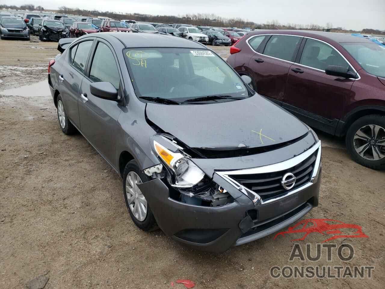 NISSAN VERSA 2018 - 3N1CN7APXJL880036