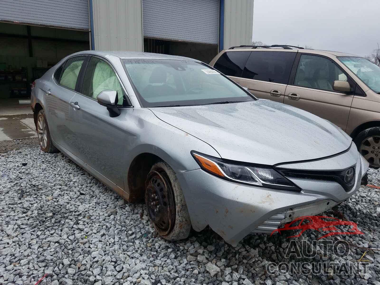 TOYOTA CAMRY 2018 - JTNB11HK1J3051519