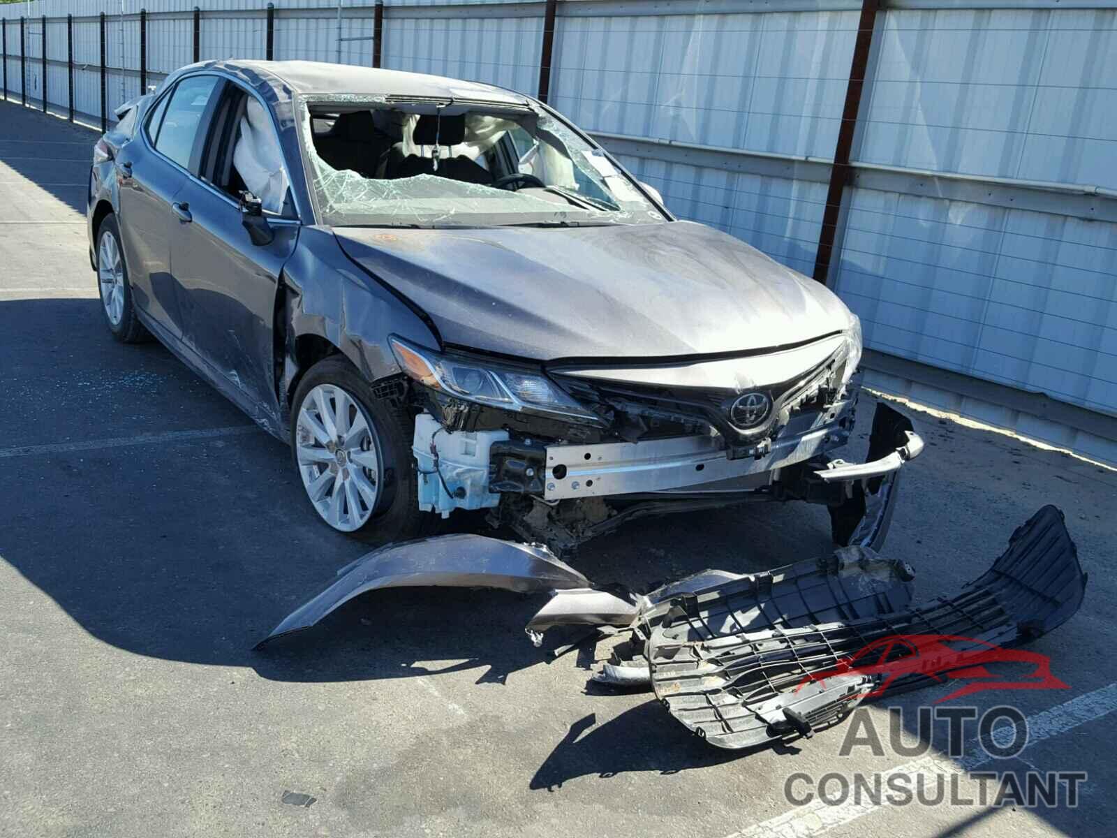 TOYOTA CAMRY 2018 - 4T1B11HK6JU568356