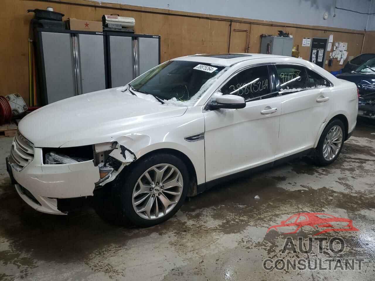 FORD TAURUS 2018 - 1FAHP2F82JG130240