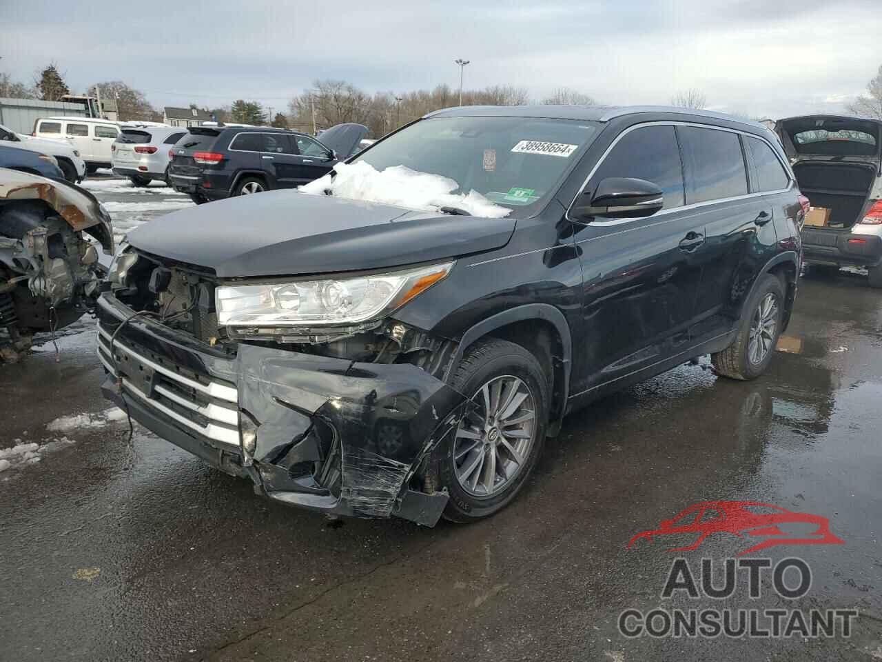 TOYOTA HIGHLANDER 2018 - 5TDJZRFH0JS532732