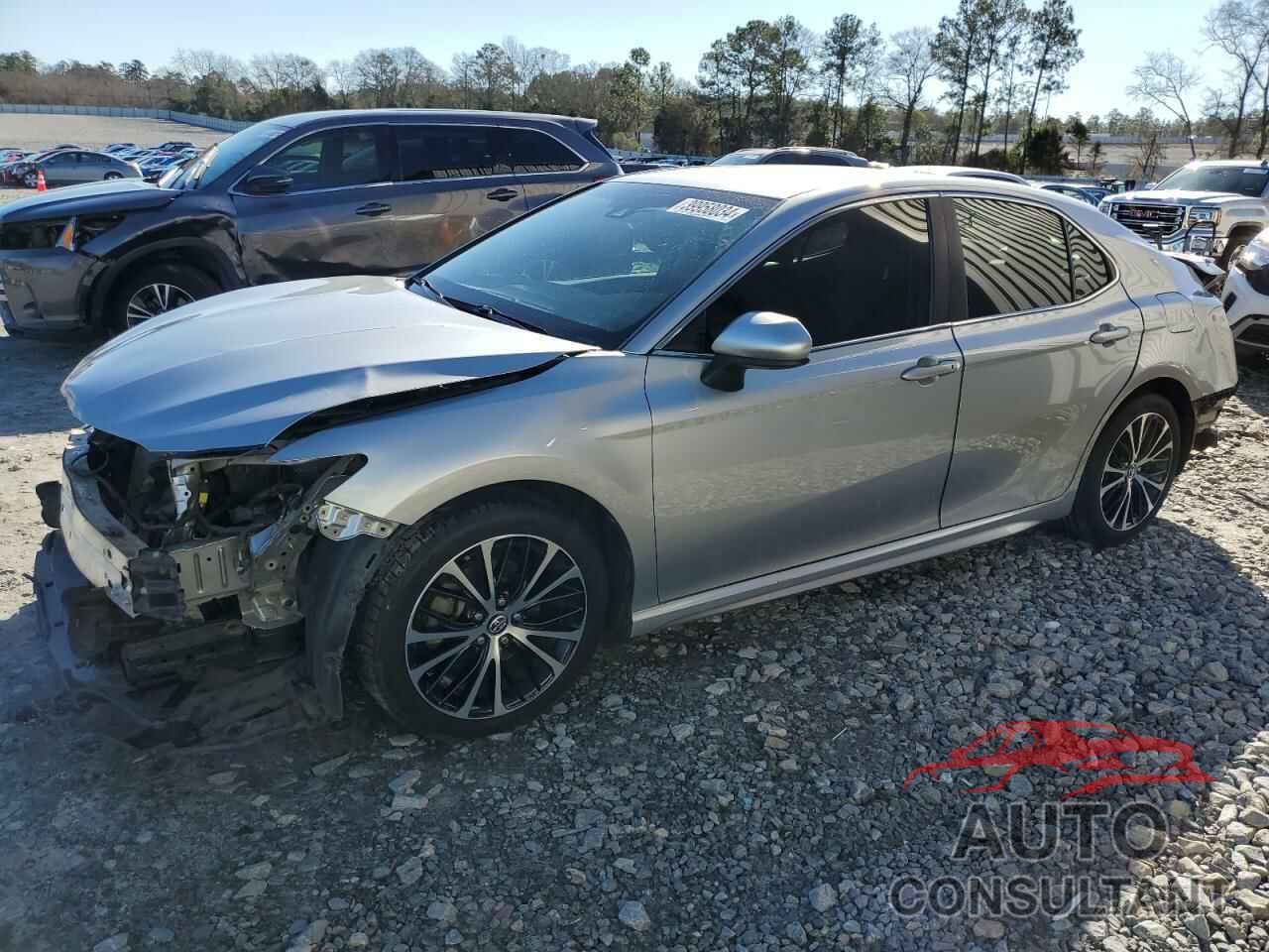 TOYOTA CAMRY 2018 - 4T1B11HK2JU107610