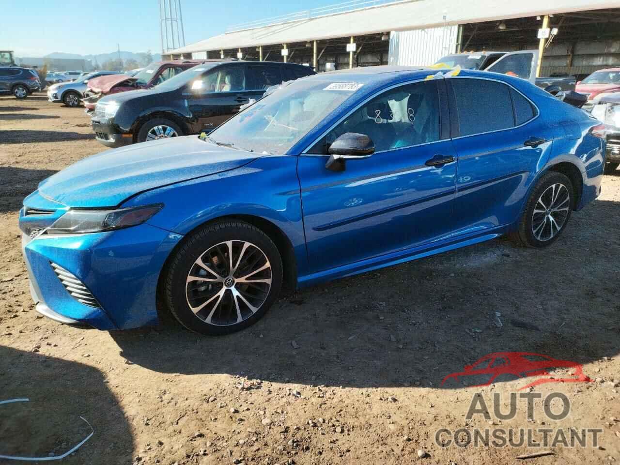 TOYOTA CAMRY 2018 - 4T1B11HK1JU009801